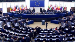 Európsky parlament odklepol historicky prvé pravidlá na ochranu oznamovateľov korupcie