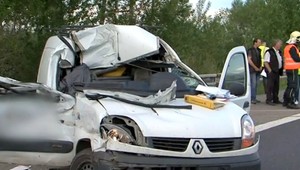 Auto vrazilo do kamióna. Vodič (†30) neprežil