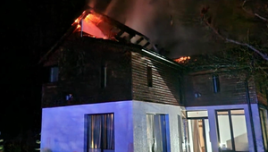 Pustovňa v plameňoch: Hasiči bojovali o záchranu ikonického miesta