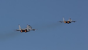 Slovenské stíhačky ostro vyštartovali k lietadlu, ktoré neodpovedalo