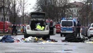 Matka s dcérou podľahli zraneniam po útoku autom v Mníchove
