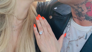 A bude svadba! Speváčka dostala dokonalý zásnubný prsteň na dokonalo romantickom mieste!