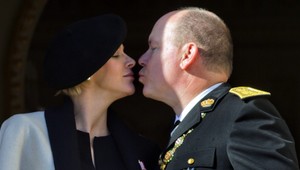 Dvojičky zdedia po Albertovi (56) tituly, knieža chce namiesto darov peniaze