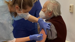 Najlepší darček k narodeninám! Milan Lasica oslávil 81 rokov vakcínou!