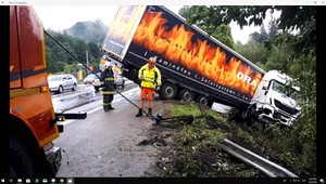 Prudké dažde opäť zasiahli Slovensko. Voda nestíhala odtekať kanálmi