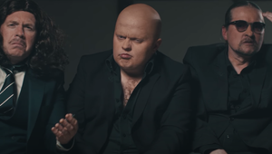 Myslí to vážne?! Zlatovlasý Angelo z Kelly Family šokoval na koleno vyholenou hlavou!