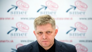 Fico na sneme Smeru nešetril kritikou na prezidenta Kisku. Chystajú aj zmeny v rámci strany