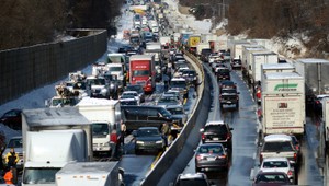 Dopravná nehoda na diaľnici D1 spôsobila neprejazdnosť