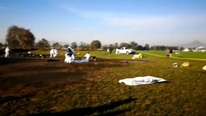 Vyvŕtali otvor a ukradli palivo. Explózia potrubia má už najmenej 79 obetí