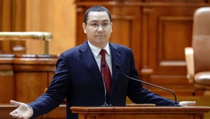 Rumunský premiér Ponta podal demisiu po požiari v klube s 32 mŕtvymi