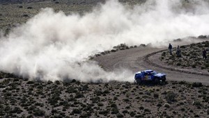 Na čele Rely Dakar po 4. etape Sainz s Perinom a Coma