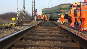 Na východnom Slovensku sa vykoľajil vlak