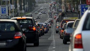 Pre vodičov v Bratislave zriadia horúcu linku. Pomôcť má počas rozsiahlych dopravných obmedzení