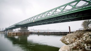 Starý most je hotový, električka stále do Petržalky nepremáva