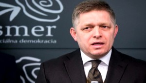 Predseda vlády Robert Fico ustál odvolávanie