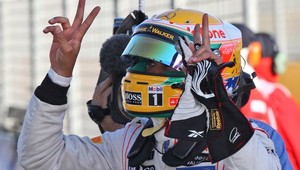 F1: Hamilton vyhral kvalifikáciu na VC Austrálie