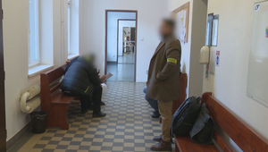 Manželku nazýval otrokyňou, bil ju a znásilňoval. Sudca rozhodol o jeho väzbe