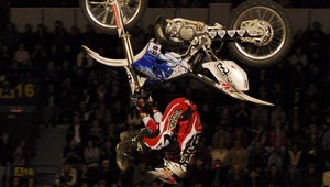 Zubatá kosí športovcov ďalej, zomrel motokrosár Pittbull