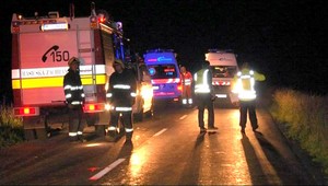 Žena (28) sa vyhýbala chodcovi, skončila na streche