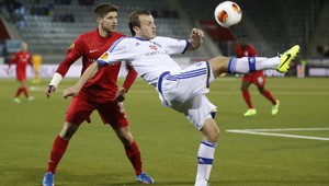 Auuu! Gusev takmer inzultoval sám seba. Loptu trafil fakt čertovsky zle!