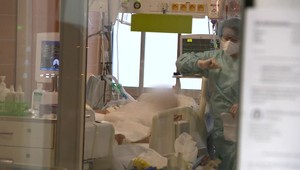 Lôžka v nemocniciach pre pacientov s vážnym priebehom COVID-19 sú na kritickej hranici