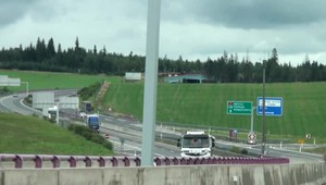 Novú diaľničnú známku s platnosťou 365 dní by mali začať predávať od februára 2020. Opozícia tvrdí, že ide o krádež návrhu