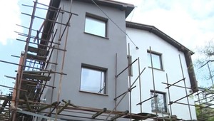 Sľubujú novú výzvu na obnovu domov. Kritici ale chcú opakovanie tej poslednej