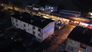 Výbuch plynovej fľaše otriasol rómskou osadou. Ľudia utekali pred dymom cez okná