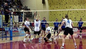 Obhajca odvrátil mečbal policajtov