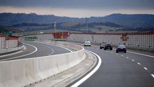 Cestný pirát sa po diaľnici rútil vysokou rýchlosťou, navyše mal vypité