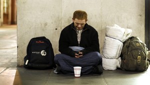 Výnosné žobranie. Takmer štvornásobok mzdy vo firme!