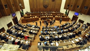 Voľba prokurátora: Postupuje Trnka a Mišíková!