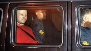 Nórsky masový vrah Breivik: Plánoval útoky aj na kráľovský palác