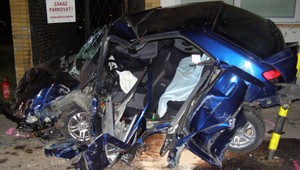 Muž (†42) šiel zrejme prirýchlo. Skončil v kovových dverách lekára