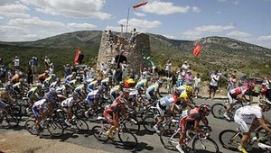 Domáci Voeckler vyhral 5. etapu, na čele stále Cancellara