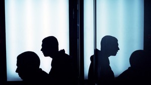 Bitka v Bardejove. Viacerí muži zaútočili na jedného