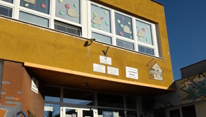 Polícia vyšetruje prípad na základnej škole v Poprade. Chlapec mal nožom ohrozovať spolužiačku