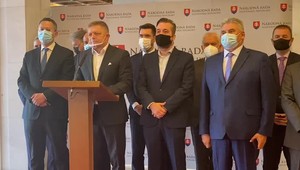 Nové opatrenia v súvislosti s neočkovanými považujú za diskrimináciu: Protestuje opozícia, aj hlasy koalície