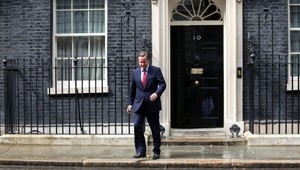 David Cameron v stredu odstúpi, nahradí ho Theresa May