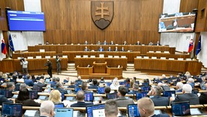 Opozícia: Koaliční poslanci cez zákon o hroboch presadzujú nesúvisiace zmeny