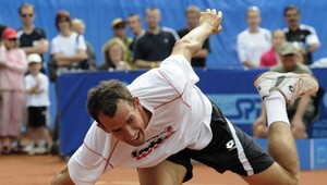 Hrbatý opäť skončil v 1. kole