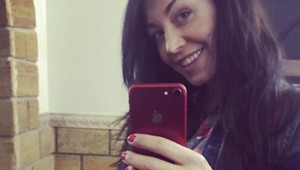 Na mejkap kašle, denne plače...