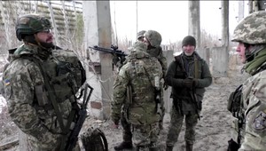 Kyjev chystá domobranu. Mesto už zverejnilo rozmiestnenie protivojnových krytov