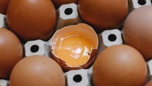 Je tu nová výzva s lúpaním vajíčok: Vyskúšate ju?