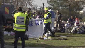 Vodič kamiónom zrazil vojakov v Jeruzaleme, najmenej štyria sú mŕtvi