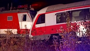 Ľudia, ktorí sa zranili pri zrážke vlakov dostanú odškodné. Najťažšie prípady 20-tisíc eur