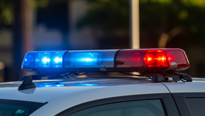 Páchateľ strieľal na školu zo vzduchovky. Museli ju evakuovať