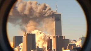 Zverejnili doteraz nevidené súkromné video pádu veží WTC