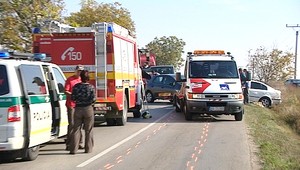 Reťazová nehoda. Šofér chcel predbiehať v zákaze