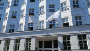 NAKA zasahovala v centrále Sociálnej poisťovne. Podľa TV JOJ má razia súvisieť s Marianom Kočnerom